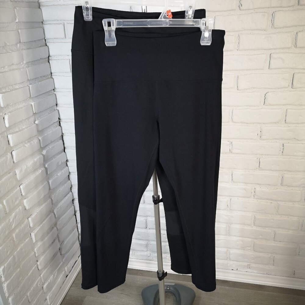 2 Pair of Ladies Size Medium Leggings 1 - Tuff Veda / 1 - Pair of Head Black